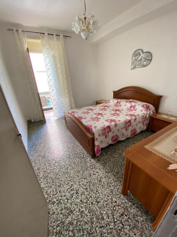 Casa Vacanza Santa Teresa Di Riva Eksteriør billede